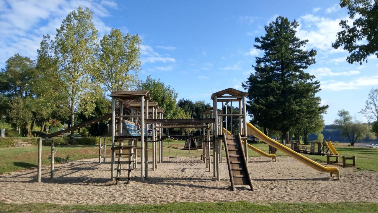 Готель Camping Le Caussanel Canet-de-Salars Екстер'єр фото