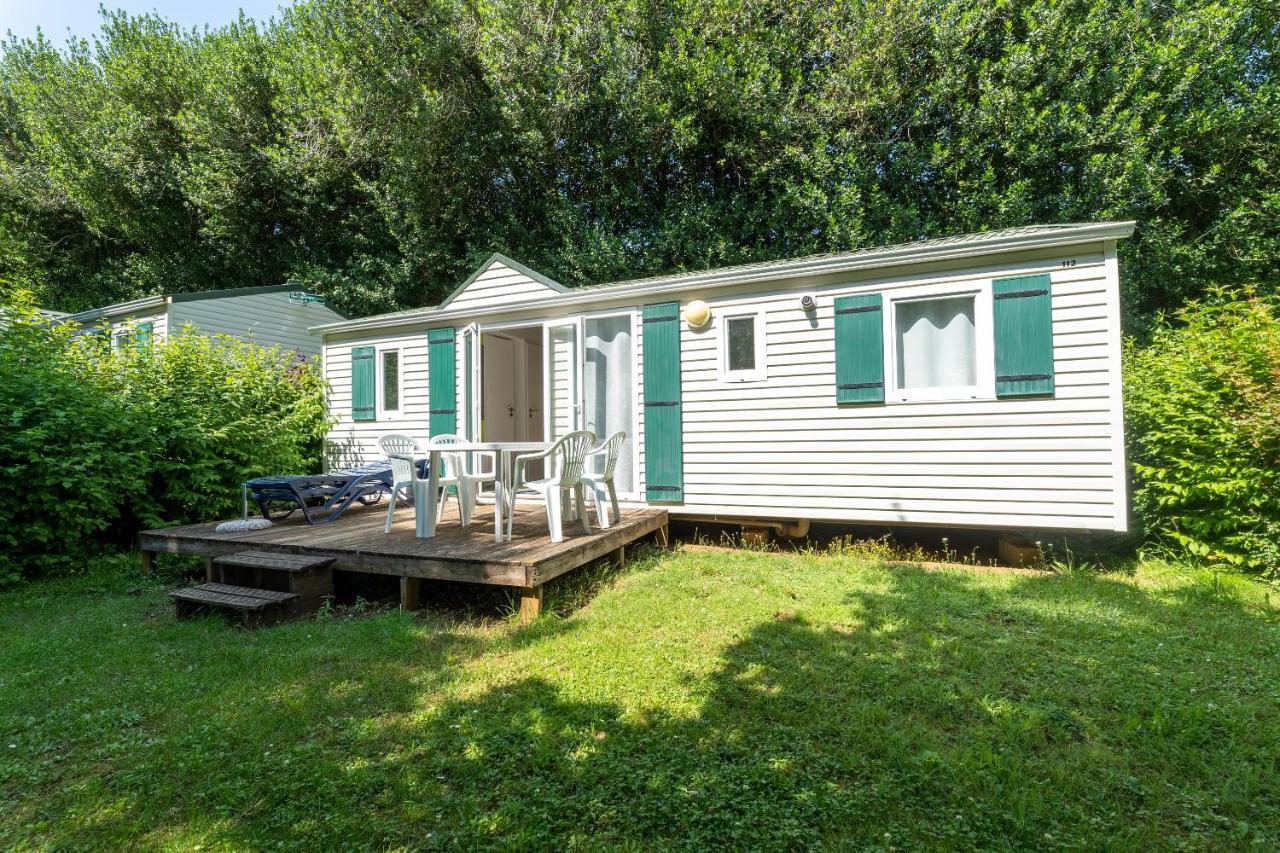 Готель Camping Le Caussanel Canet-de-Salars Екстер'єр фото
