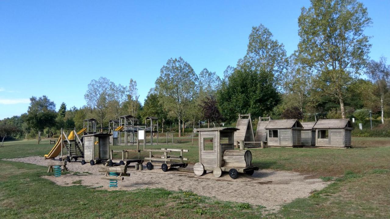 Готель Camping Le Caussanel Canet-de-Salars Екстер'єр фото