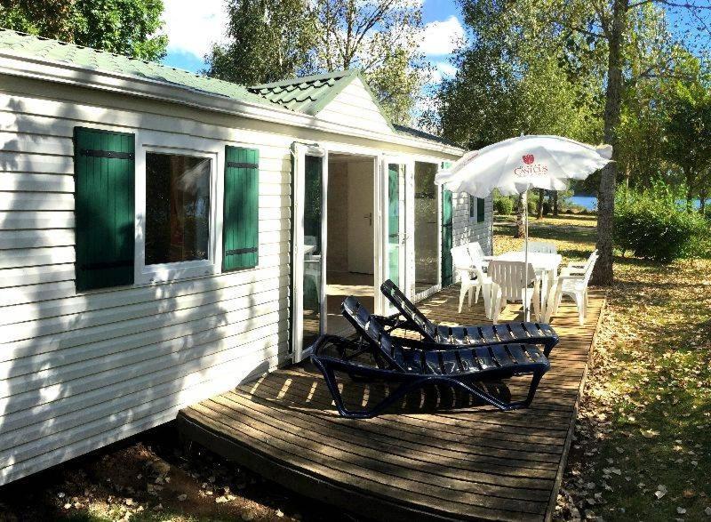 Готель Camping Le Caussanel Canet-de-Salars Екстер'єр фото